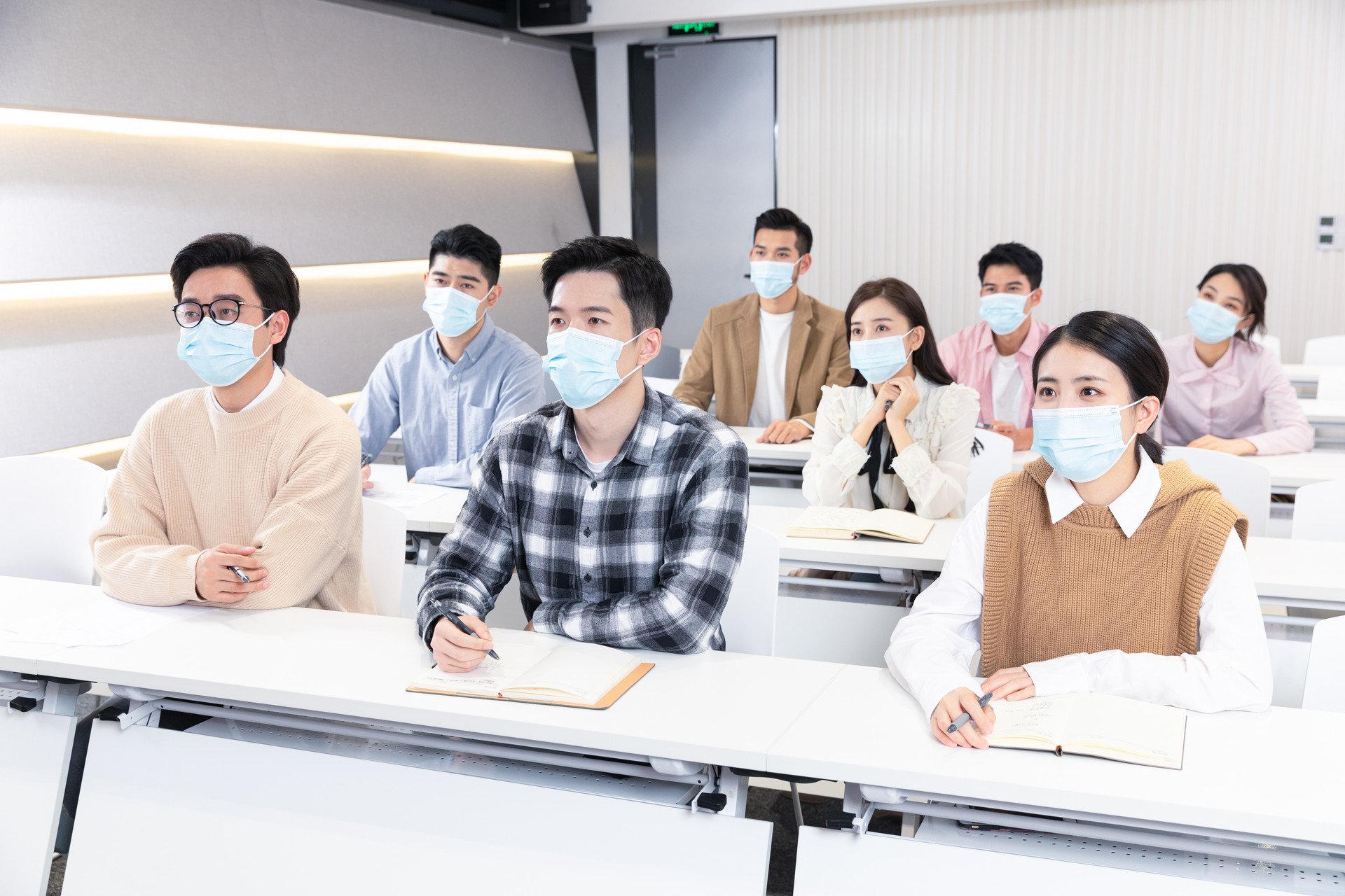 张伯礼：明年开春应该能摘口罩