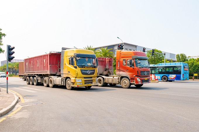 泥头车(大车)盲区规避指南