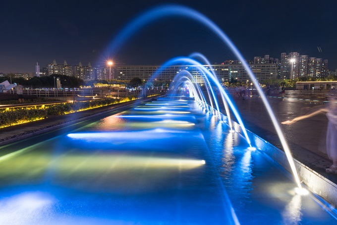 深圳欢乐港湾灯光秀中秋节期间几点开始