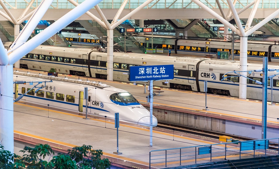 受台风灿都影响 深圳部分列车航班停运或取消
