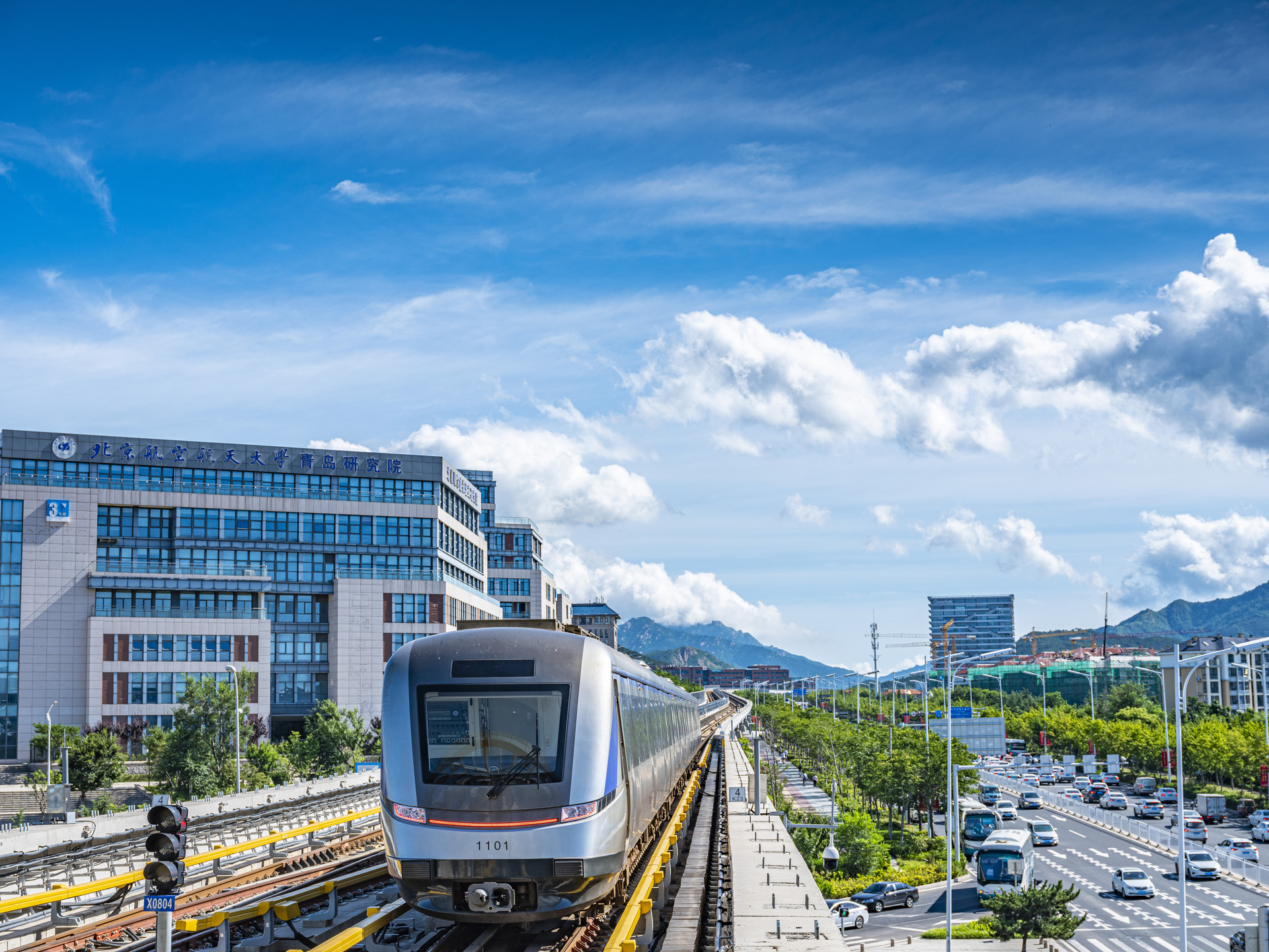 深圳地铁12号线首列车接车