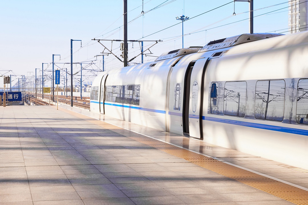 2022年1月10日零时起深圳铁路实行新列车运行图