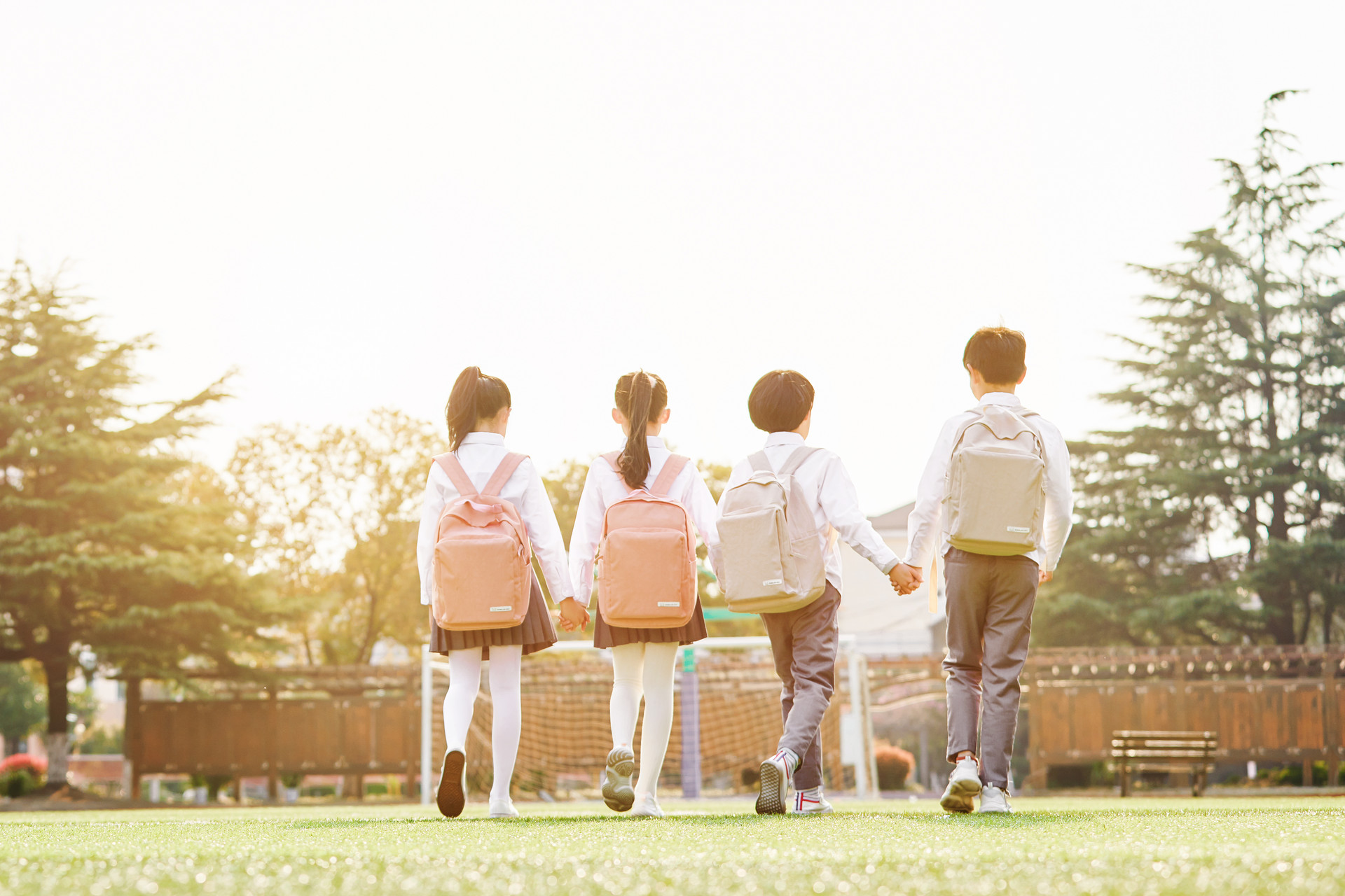 深圳高三师生今日返校 小学四年级以上开展在线教学