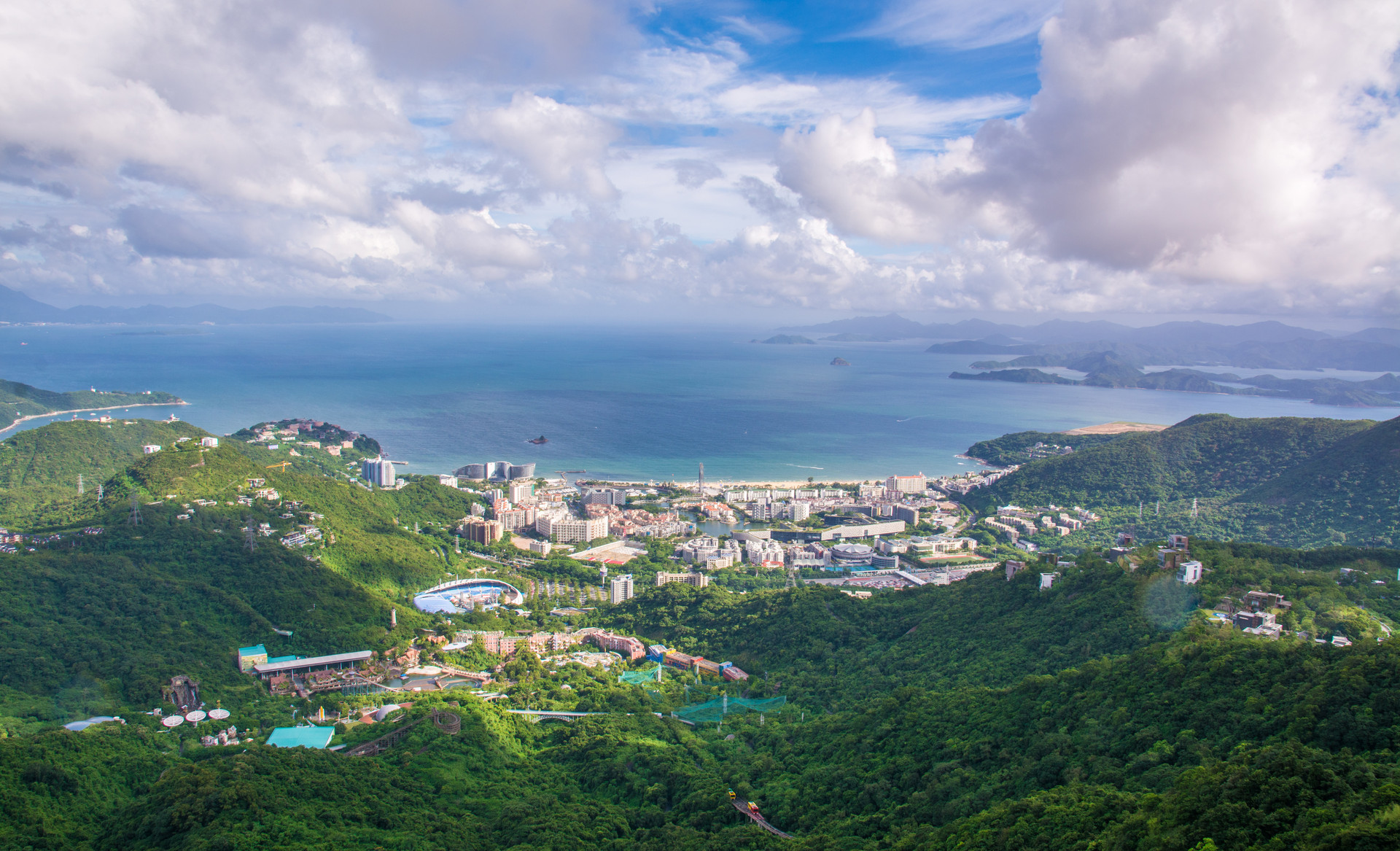 深圳大梅沙海滨公园于4月6日7时恢复开放