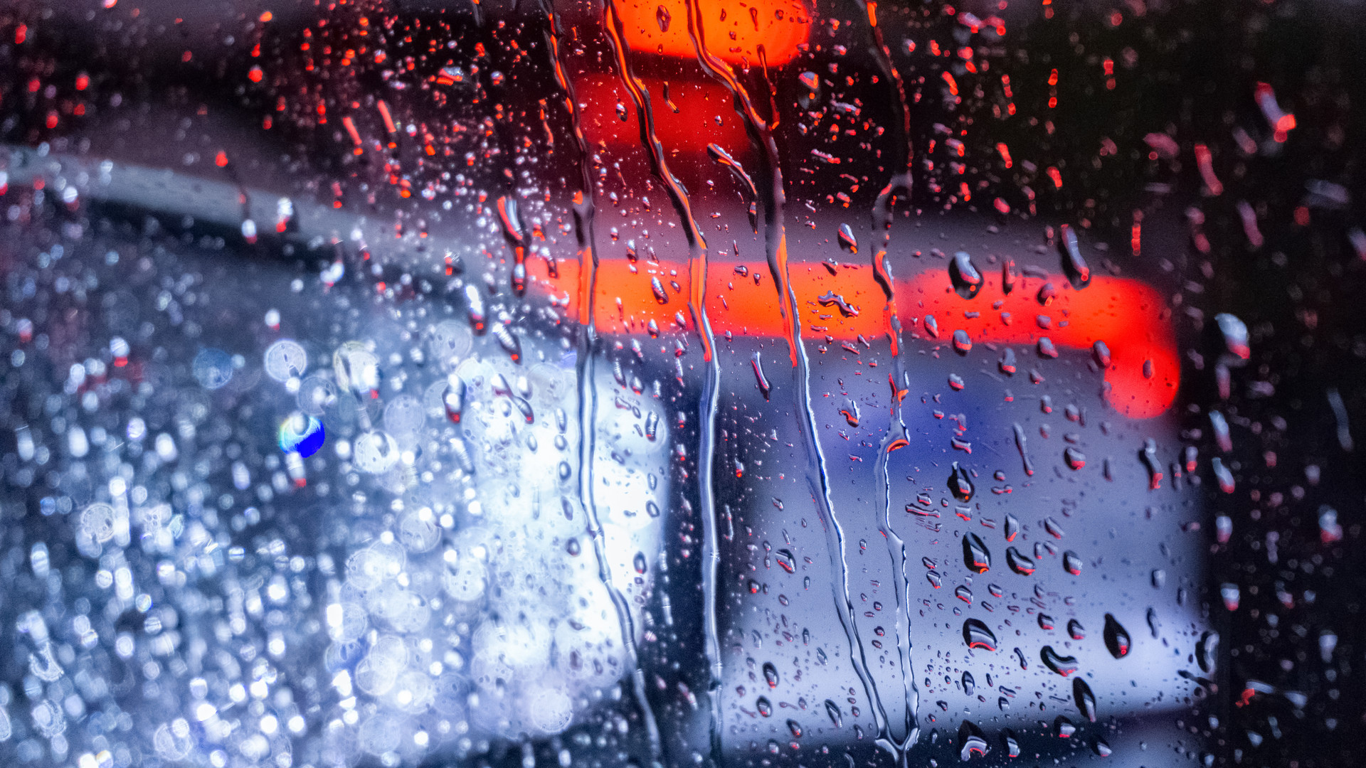 深圳发布暴雨红色预警 5大预警生效中